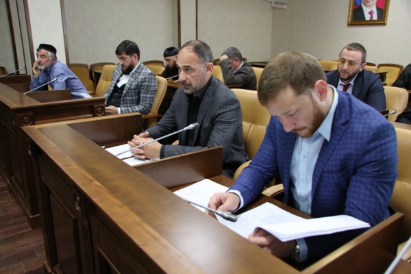 Заместитель Председателя Контрольно–счетной палаты города Грозного Анасов Решед Данчаевич принял участие в очередном заседании Комитета по экономике, бюджета и налоговой политике Грозненской городской Думы